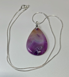 (1) Pink Stripes Agate Gemstone .925 Necklace