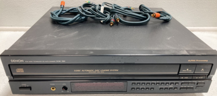 Denon 5-Disc CD Player DCM-560, (4) Cables