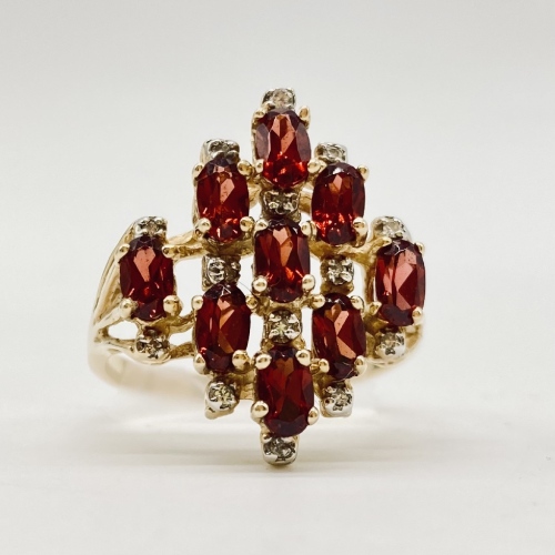 14-karat Garnet & Diamond Ring