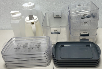 (1) 9-1/2&rdquo;x 7&rdquo;x 6&rdquo; Plastic Container, (4) 9-1/2&rdquo; x 7&rdquo; x 3-1/2&rdquo; Plastic Containers, (5) Clear Lids, (4) Grey Lids, (2) Plastic Bottles, (1) Syrup Dispenser