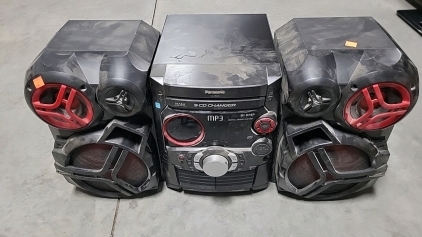Working Panasonic SA-AK320 Stereo with 5 CD Changer