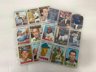 18 Collectible Sports Cards Includes: Nolan Ryan, Roger Clemens, Gerrero