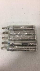 (5) Parker Cylinder