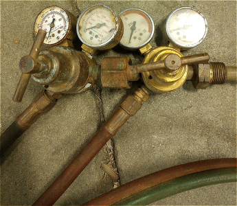 Oxy-acetylene Hose With Torch And Regulators