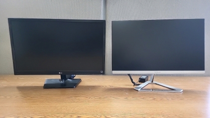 Working 23" LG Computer Monitor with Untested 24" ViewSonic Monitor