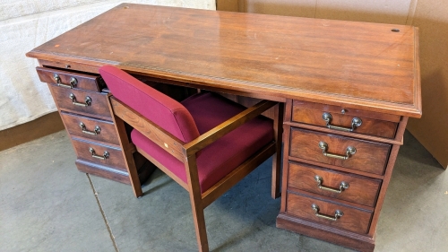 Executive Desk w/Chair