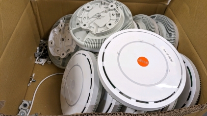 (12) Xirrus XD2240 WiFi Boosters