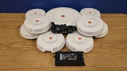 Xirrus WiFi Extension Hub with Periphials