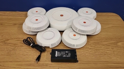 Xirrus WiFi Extension Hub with Periphials