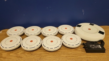 Xirrus WiFi Extension Hub with Periphials
