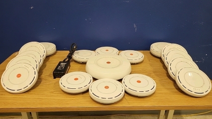 Xirrus WiFi Extension Hub with Periphials