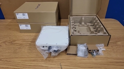 Appears New Xirrus Riverbed Outdoor WiFi Network Extender