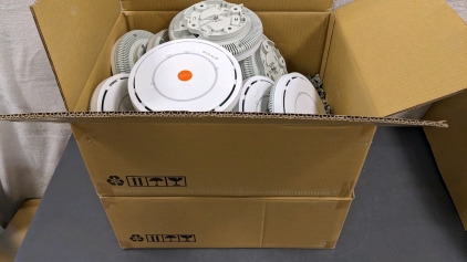 (24) Xirrus XD2240 WiFi Boosters