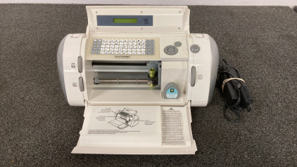 Cricut Sampler Machine- Works