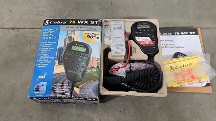 Like New Cobra 75 WX ST CB Radio Remote with Mount