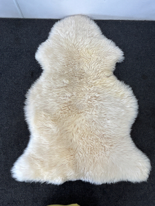 Sheepskin Rug 30&rdquo;x 43&rdquo;