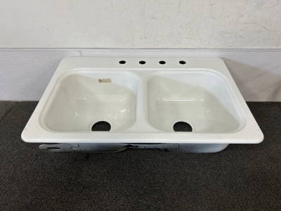 Metal Double Sink 33&rdquo;x 22&rdquo; 7.5&rdquo;