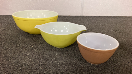 Vintage Pyrex Bowls