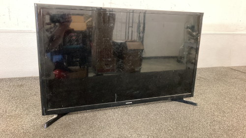 Samsung 32” Flat Screen TV- No Remote Or Power Cable