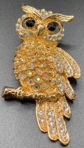 Large Owl Gold colored Broach (NOT gold)