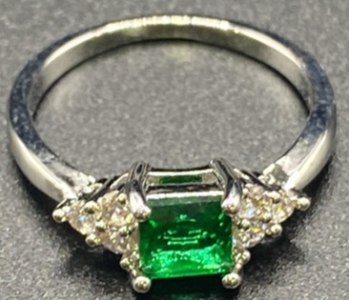 Size 6 .925 Emerald Square Cut Ring