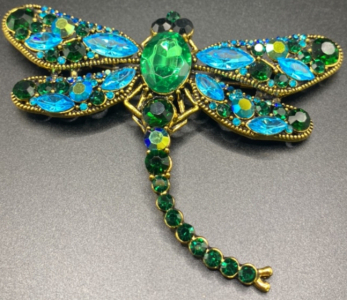 Large Beautiful Jeweled Dragonfly Broach (3:5”x3.0”)