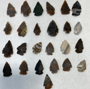 (25) Stone Arrow Points, various sizes (Hand Made)