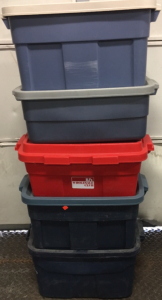 (5) Rubbermaid Totes with Lids