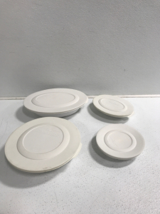 (4) Corningware Baking Dishes With Lids