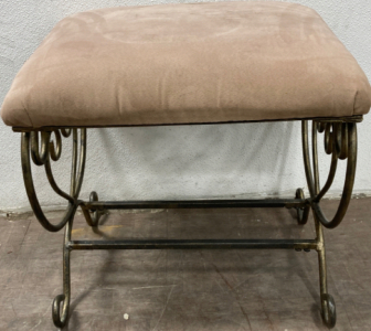 Metal Cushion Outtman