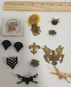 Vintage lot Of US Military Pinsand Badges