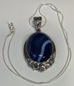 (1) Beautiful Silver Flower Blue Striped Agate Gemstone W/ Silver .925 Necklace