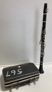 Bundy Clarinet in Case