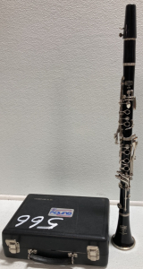 Bundy Clarinet in Case