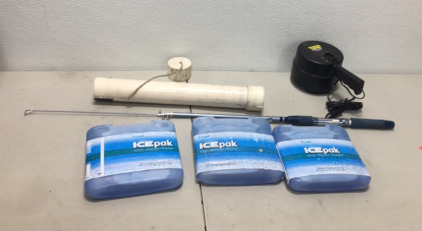 (1) F.W Collapsible Spinning Rod (1) Brinkmann Q-Beam Spotlite (3) Cryopak Ice Paks