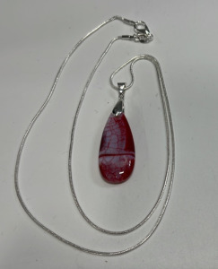 (1) Red Dragon Veins Agate Gemstone .925 Necklace