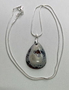 (1) White Fire Agate Gemstone .925 Necklace