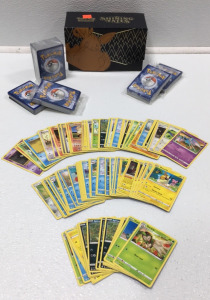 Pok&eacute;mon Trading Card Game with Shining Fates Box