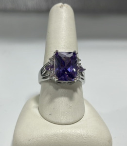 (1) Ladies Purple Amethyst Fashion Ring .925 Size 10