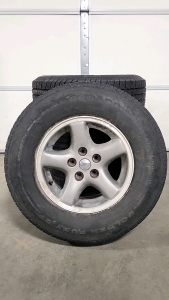 Full Set of Jeep 15" Jeep Wheels with Michelin P235/75R15 Tires