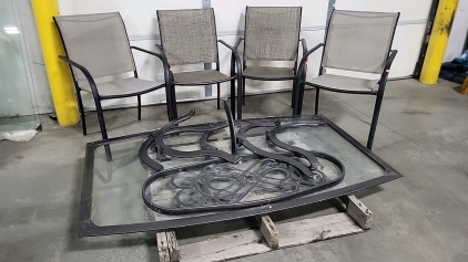 Glass Top Patio Table with (4) Chairs