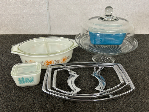 Vintage Pyrex Bakeware, Nesting Trivets, and Cake Stand