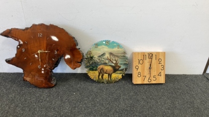 (3) Hanging Wall Clocks