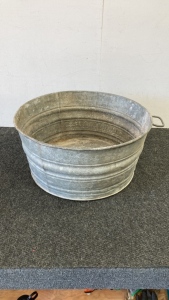 Metal Feeding Tub