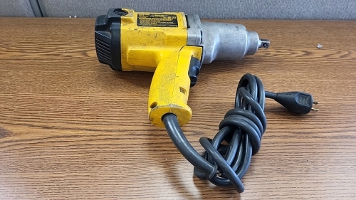 Working Corded Dewalt 1/2" Drive Impact Wrench