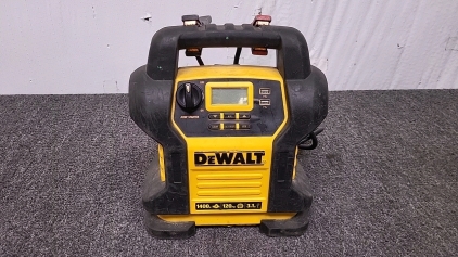 <BB-E> Working Dewalt Jumper Box with Air Compressor and USB Ports