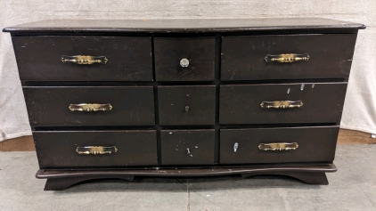 9 Drawer Dresser