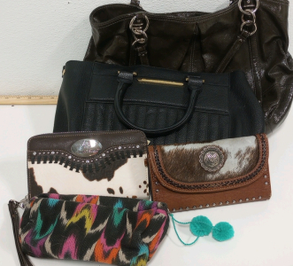 (1) Large Leather Coach Bag (1) Steve Madden purse (1) American Bling Wallet (1) Blazin Roxx wallet (1) Multicolor canvas make-up Bag