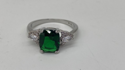 Size 10 Emerald Ring