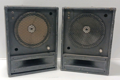 (2) Custom Made Speaker Boxes With 12" Speaker